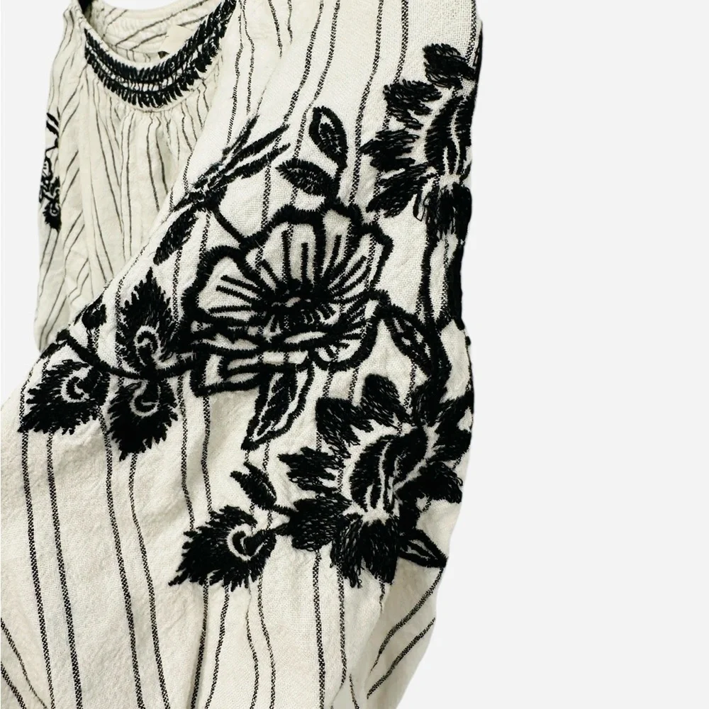 LOFT linen/cotton black white striped embroidered puff sleeve blouse Size S